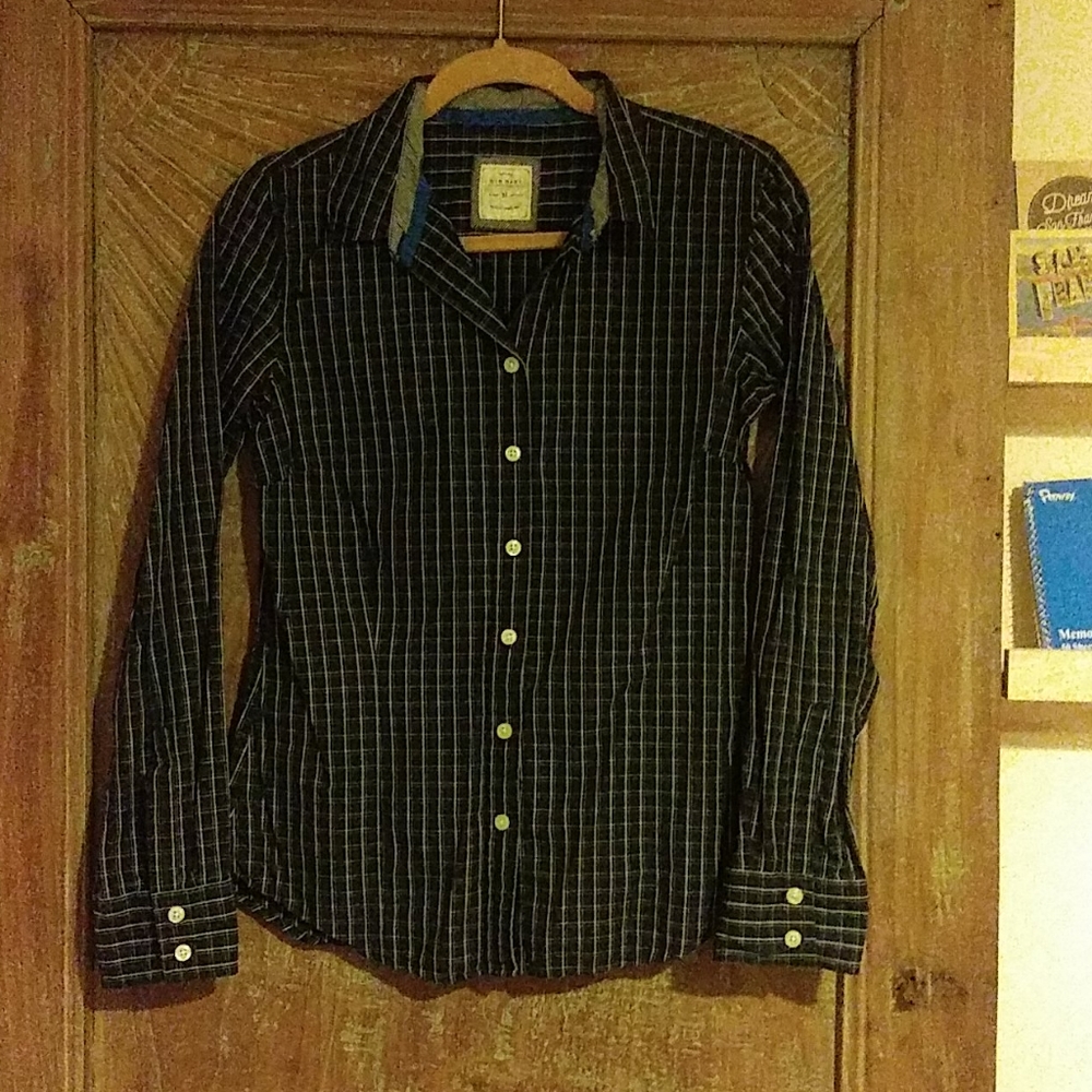Old Navy Plaid button up collared shirt sz M